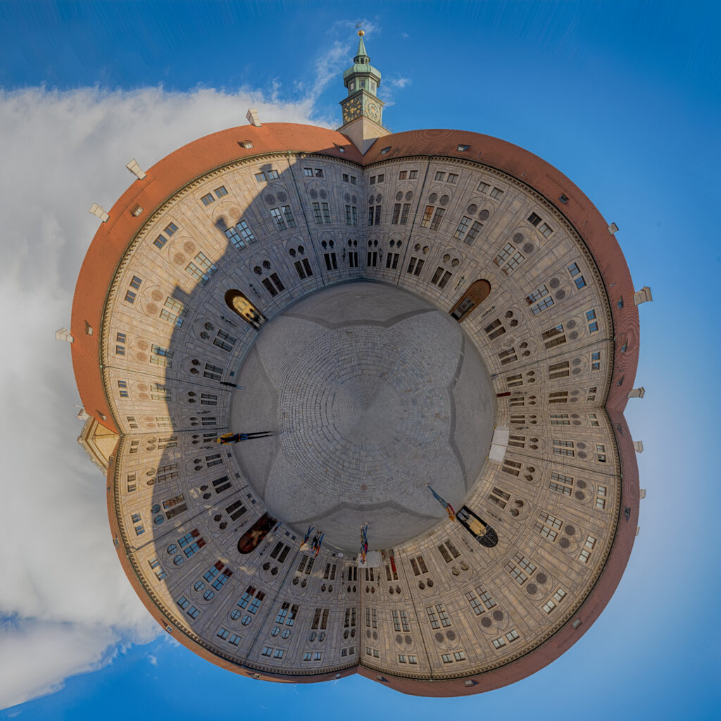 Resisdenz - Little Planet