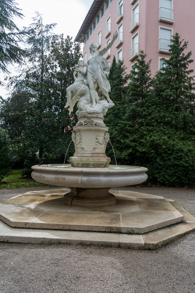 Image gallery image