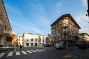Image gallery image