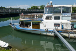 Image gallery image