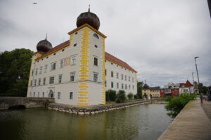 Image gallery image