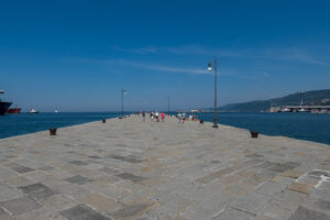 Image gallery image