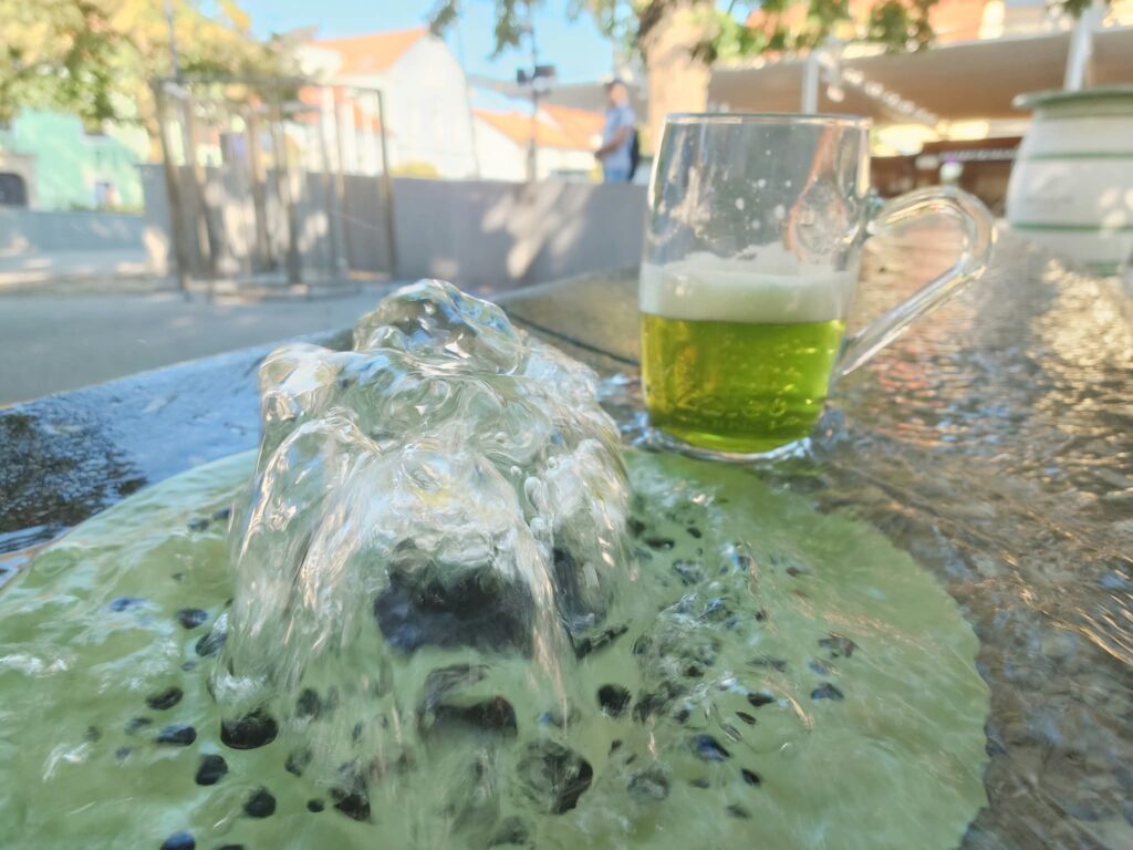 Radeln auf Bahntrassen und Bier aus Brunnen